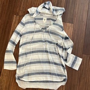 BillaBong - swim cover - size large